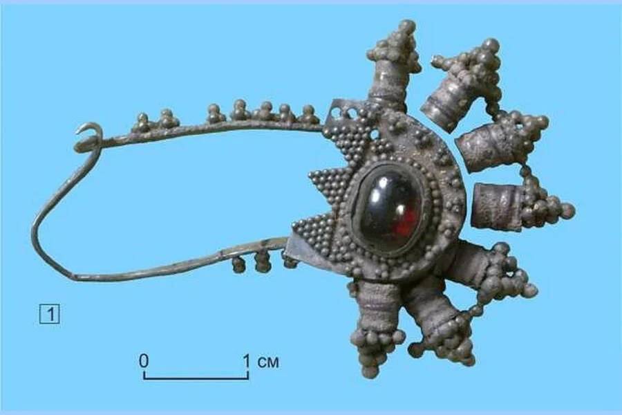 Sibirya'da Orta Çağ Çocuk Mezarlıkları ve Hazineleri